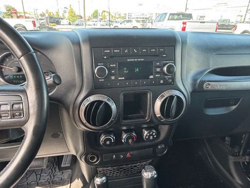 Used 2018 Jeep Wrangler Unlimited Sport AWD/4WD image 9