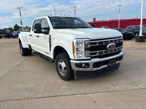 Used 2025 Ford F350 XLT AWD/4WD image 2