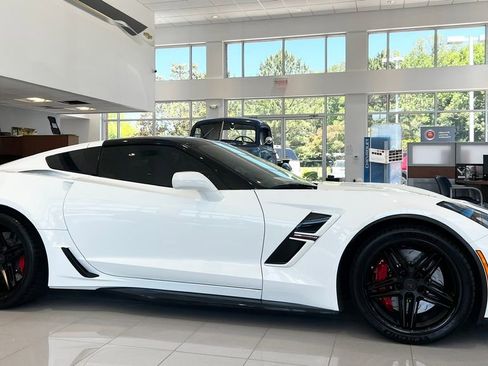 Used 2019 Chevrolet Corvette Grand Sport RWD image 4