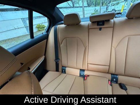 Used 2022 BMW 330i Sedan w/ Driving Assistance Package RWD image 12