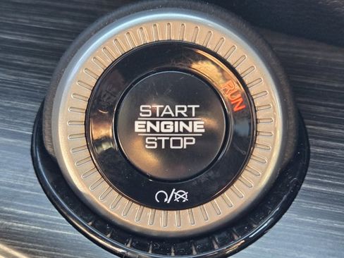 Used 2024 Jeep Wagoneer L Series II w/ Flexible Seating Group image 17