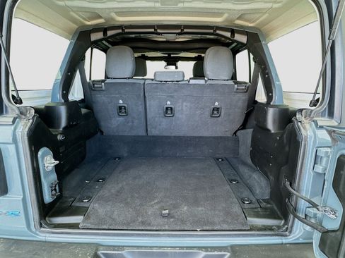 Used 2024 Jeep Wrangler Unlimited AWD/4WD image 17