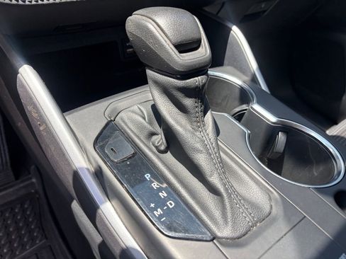 Used 2022 Toyota Highlander L FWD image 17