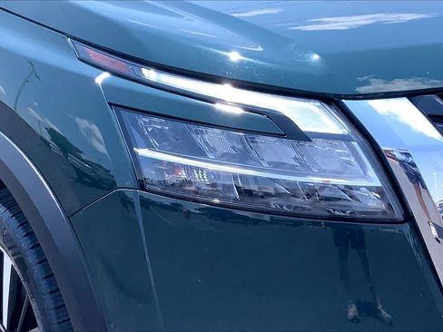 Used 2023 Nissan Pathfinder Platinum FWD image 28