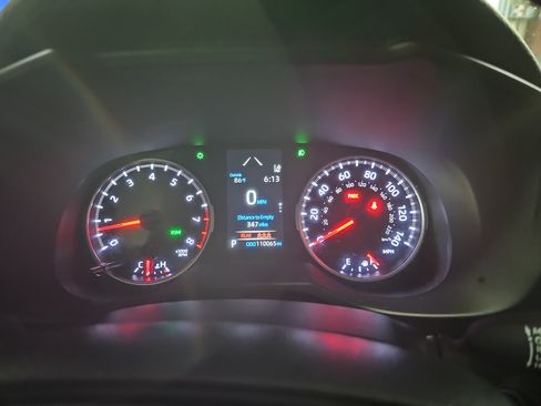 Used 2021 Toyota RAV4 XLE w/ Convenience Package FWD image 19
