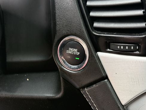 Used 2018 GMC Yukon SLT w/ Premium Edition image 23