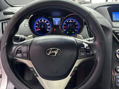Used 2014 Hyundai Genesis 2.0T image 11