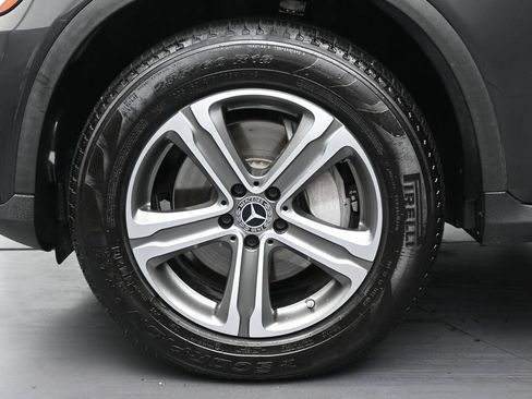 Used 2022 Mercedes-Benz GLC 300 w/ Premium Package Lite image 11