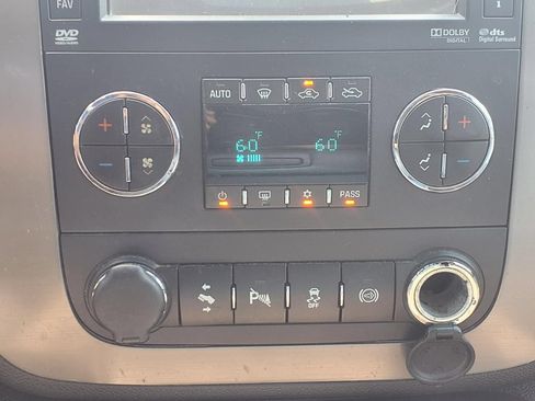 Used 2013 Chevrolet Silverado 2500 LTZ w/ LTZ Plus Package AWD/4WD image 9