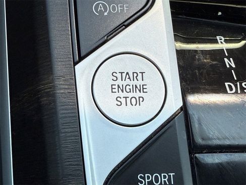 Used 2024 BMW 330i Sedan image 24