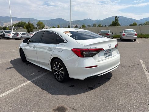Used 2024 Honda Civic EX image 9