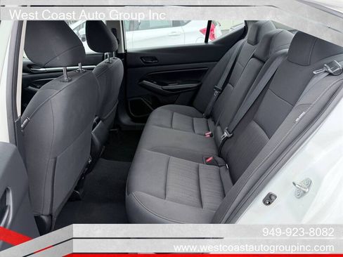 Used 2023 Nissan Altima 2.5 SV FWD image 11