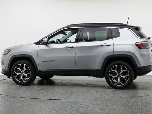 Used 2025 Jeep Compass Limited image 5