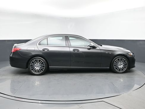 Used 2022 Mercedes-Benz C 300 4MATIC Sedan image 3