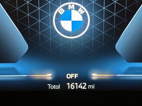 Used 2024 BMW X7 xDrive40i w/ Parking Assistance Package AWD/4WD image 35