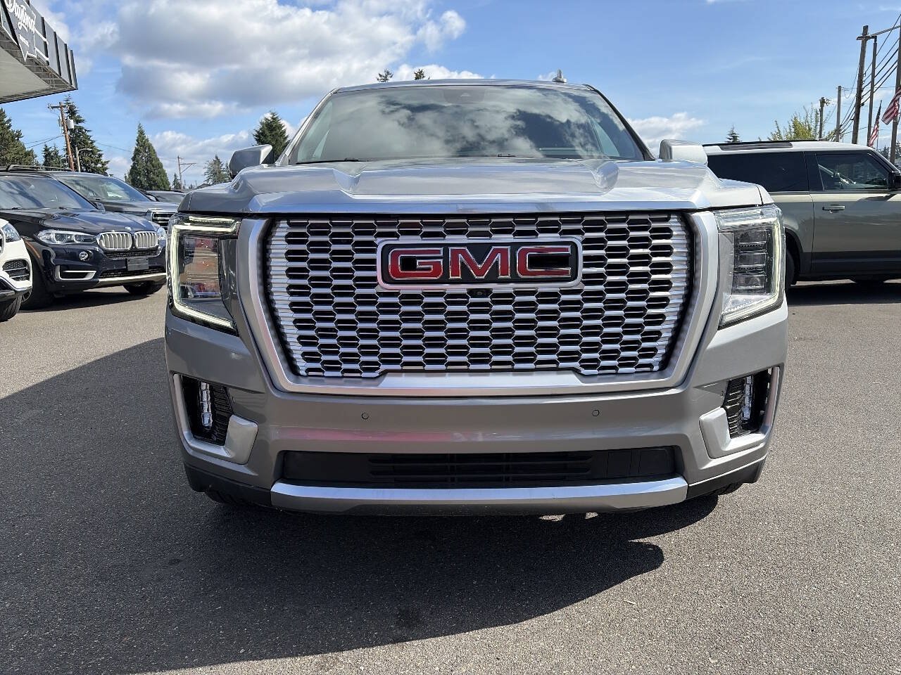 Used 2024 GMC Yukon Denali w/ Denali Reserve Package AWD/4WD image 17