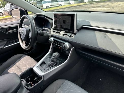 Used 2025 Toyota RAV4 XLE AWD/4WD image 22