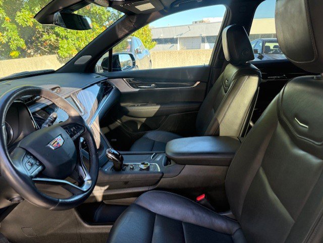 Used 2025 Cadillac XT6 Premium Luxury AWD/4WD image 3