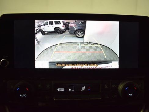 Used 2025 Toyota Grand Highlander AWD image 22