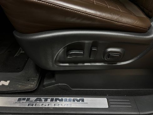 Used 2020 Nissan Titan Platinum Reserve image 33
