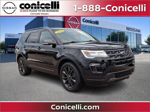 Used 2018 Ford Explorer XLT w/ Equipment Group 202A AWD/4WD image 1