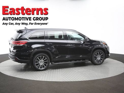 Used 2018 Toyota Highlander SE AWD/4WD image 44