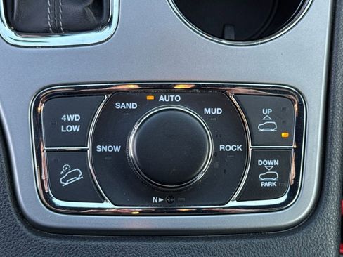 Used 2020 Jeep Grand Cherokee Overland image 27