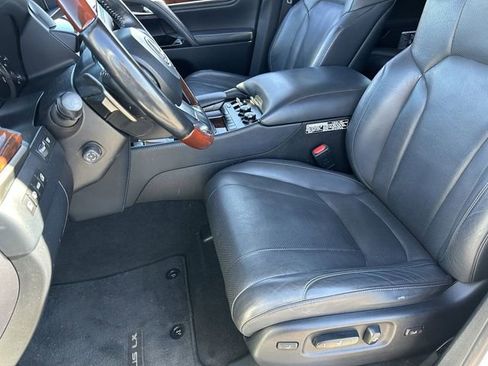 Used 2021 Lexus LX 570 4WD w/ Luxury Package image 22