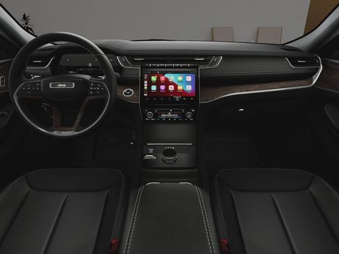 New 2025 Jeep Grand Cherokee Limited image 18