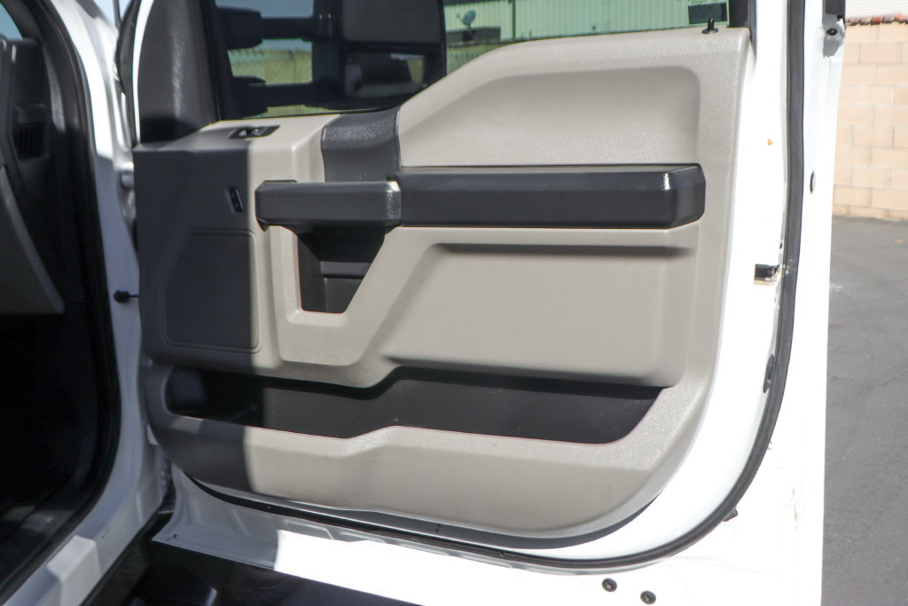 Used 2022 Ford F550 2WD Regular Cab Super Duty image 34