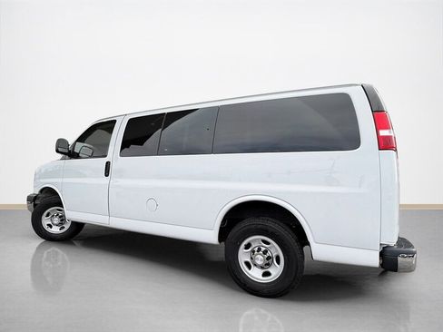 Used 2018 Chevrolet Express 2500 LT w/ LT Preferred Equipment Group RWD image 7