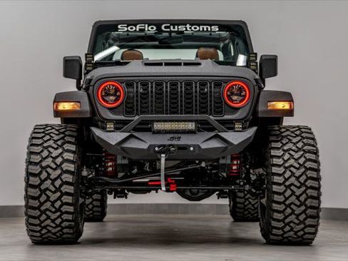 Used 2026 Jeep Gladiator Sport AWD/4WD image 4