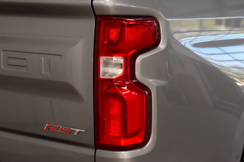 Used 2023 Chevrolet Silverado 1500 RST AWD/4WD image 18