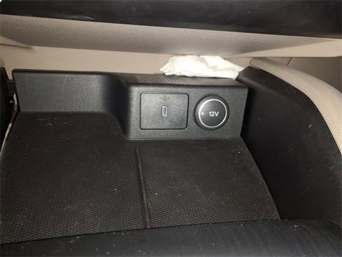 Used 2020 Ford Escape Titanium image 28