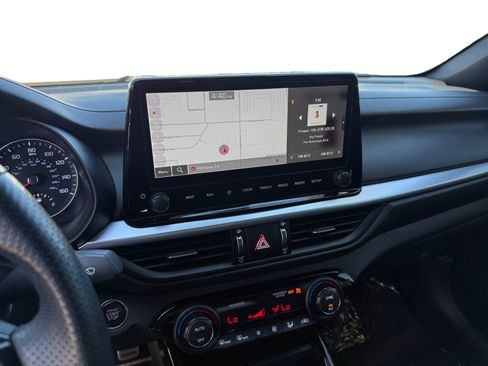 Used 2022 Kia Forte GT-Line w/ GT-Line Technology Package FWD image 10