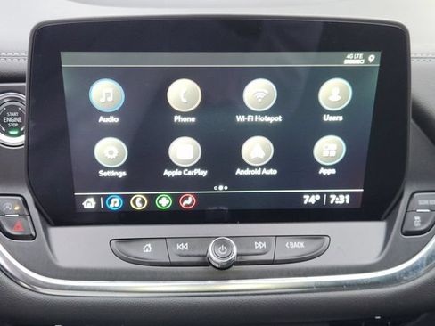 Used 2025 Chevrolet Blazer LT FWD image 13