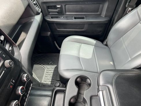 Used 2022 RAM 2500 Tradesman w/ Chrome Appearance Group AWD/4WD image 13