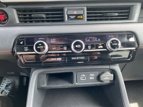 Used 2023 Honda Pilot Sport image 16
