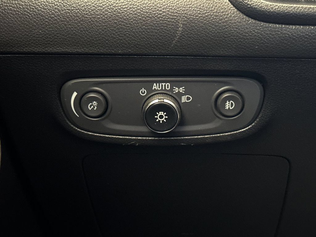 Used 2021 Buick Encore GX Select w/ Advanced Technology Package FWD image 31