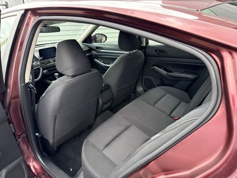 Used 2023 Nissan Altima 2.5 SV FWD image 8