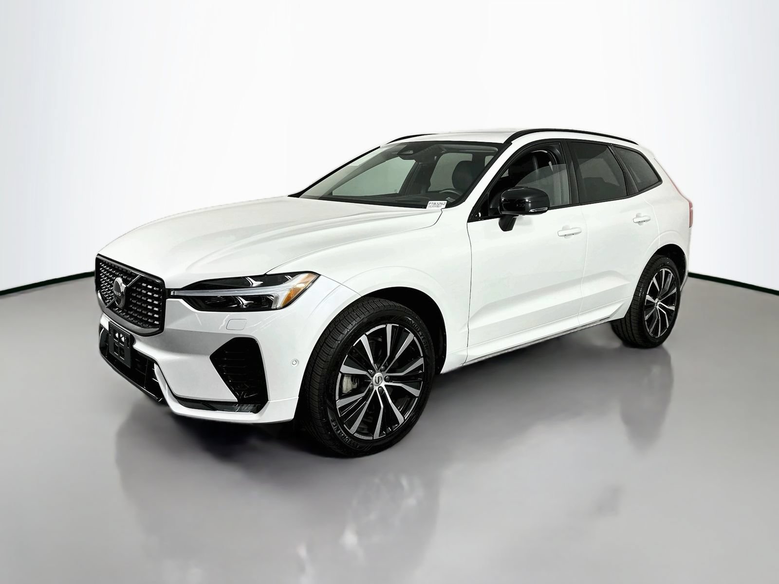 Used 2023 Volvo XC60 B6 Ultimate AWD/4WD image 3