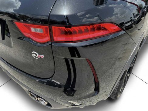 Used 2019 Jaguar F-PACE SVR image 14
