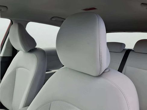 Used 2026 Hyundai Kona SE FWD image 15