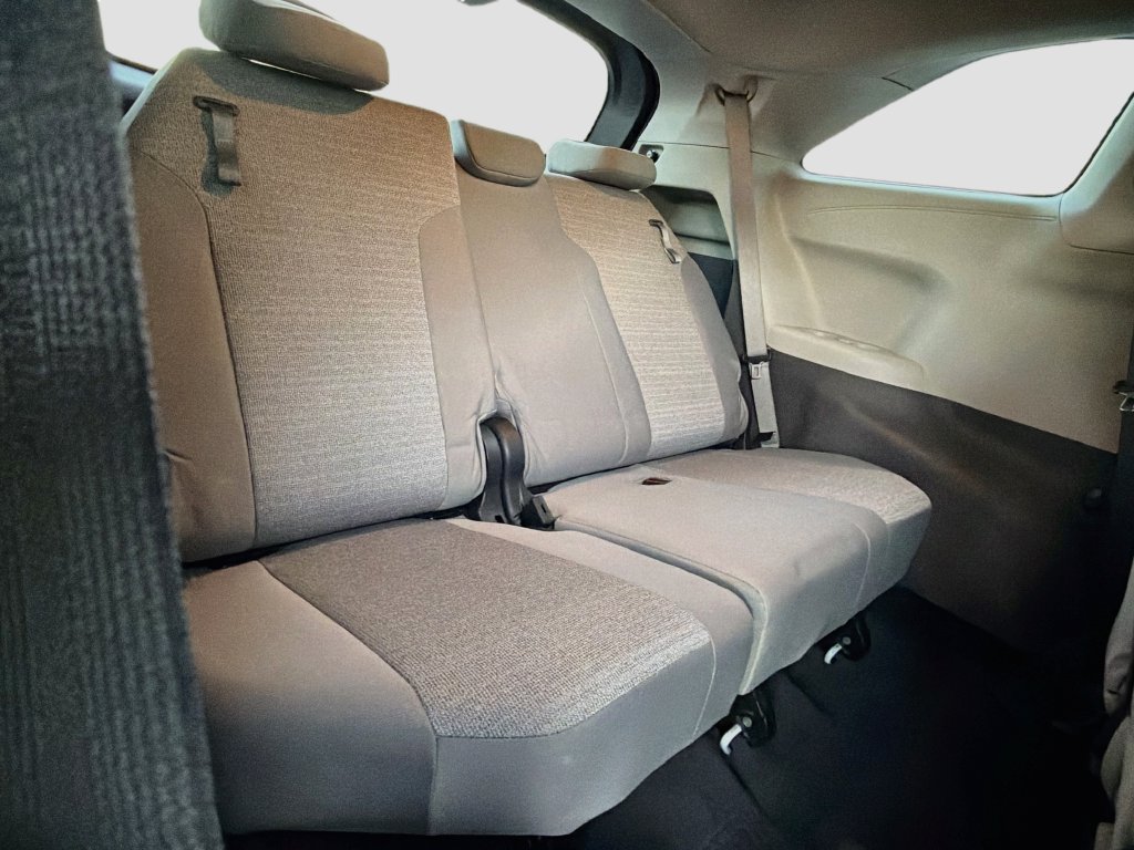 Used 2022 Toyota Sienna LE w/ LE Plus Package AWD/4WD image 19