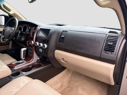 Used 2008 Toyota Sequoia Platinum image 31