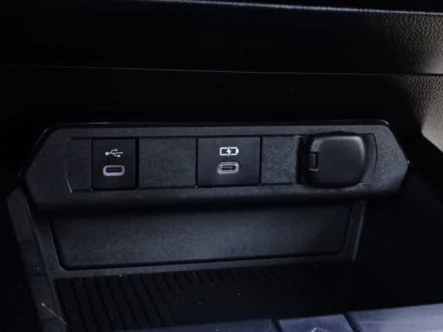 Certified 2025 Toyota Prius Plug-In Hybrid FWD image 32