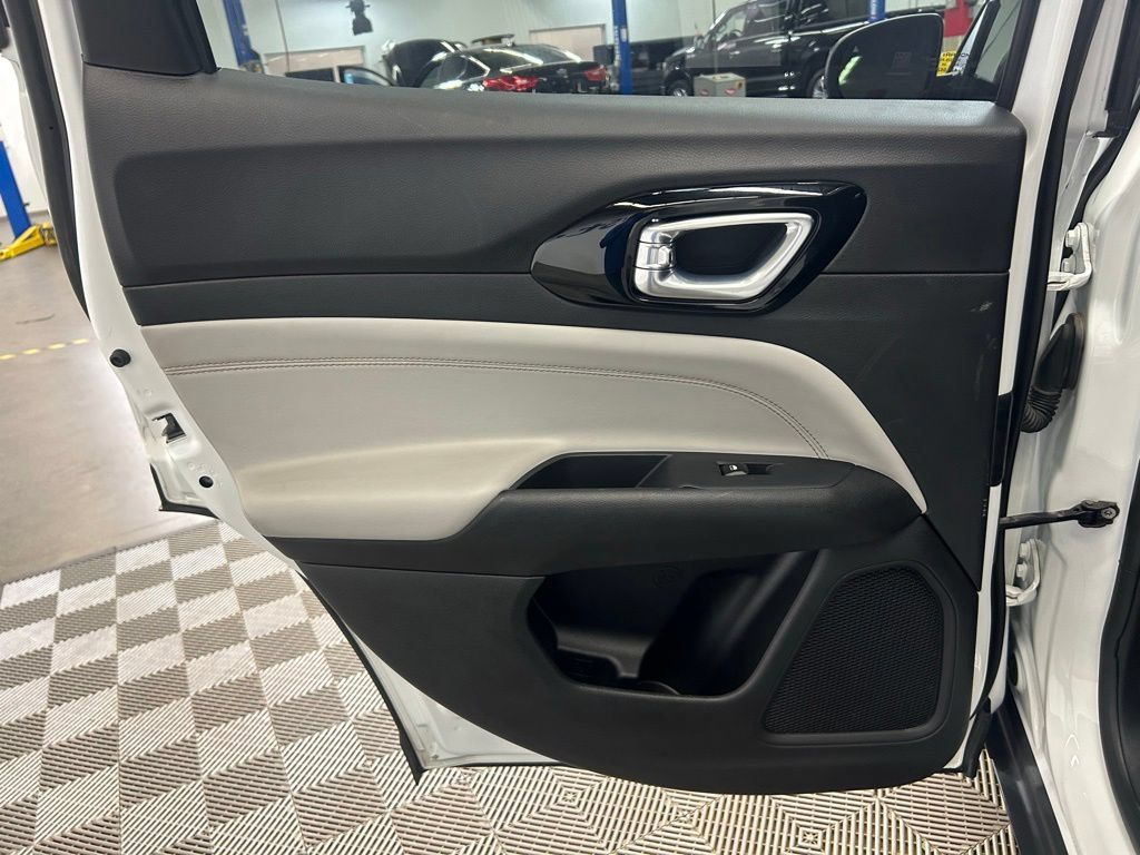 Used 2024 Jeep Compass Limited AWD/4WD image 16