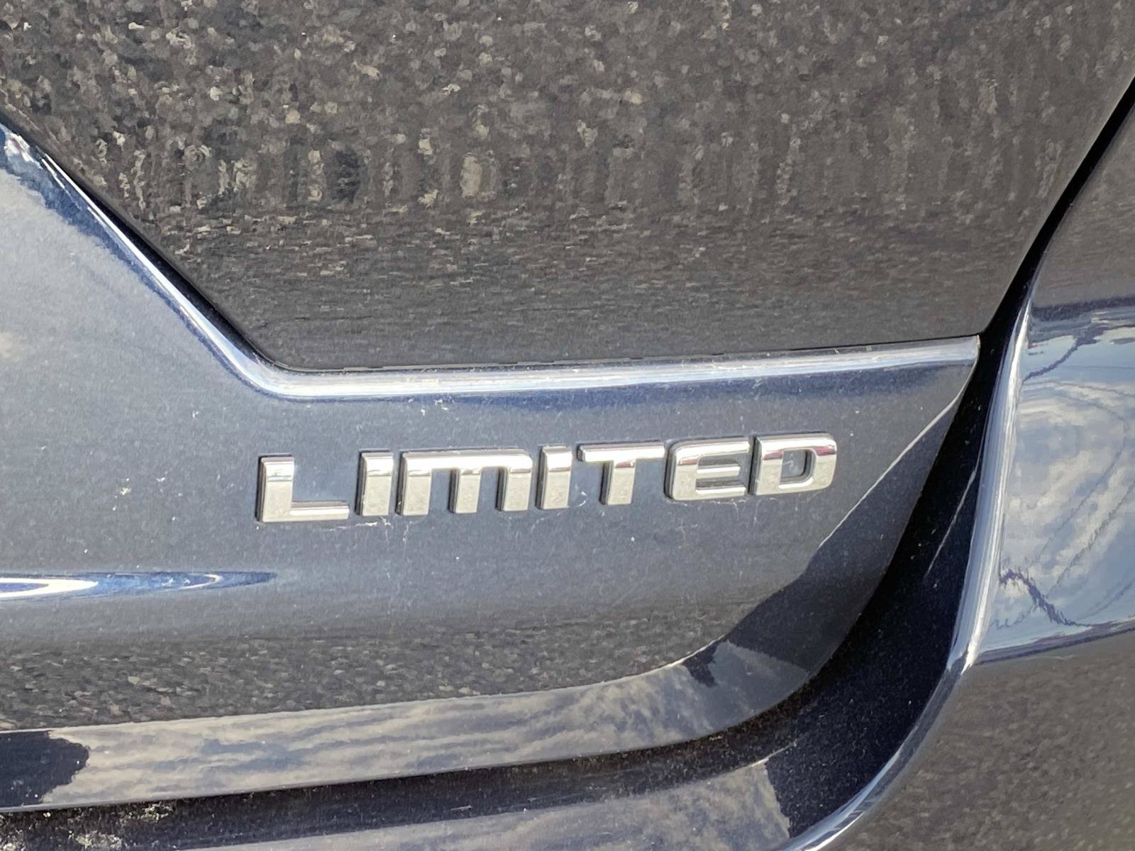Used 2023 Jeep Grand Cherokee Limited AWD/4WD image 5