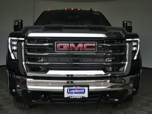 New 2026 GMC Sierra 3500 SLT w/ SLT Premium Package AWD/4WD image 7