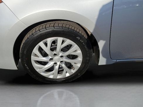 Used 2017 Toyota Corolla LE image 10